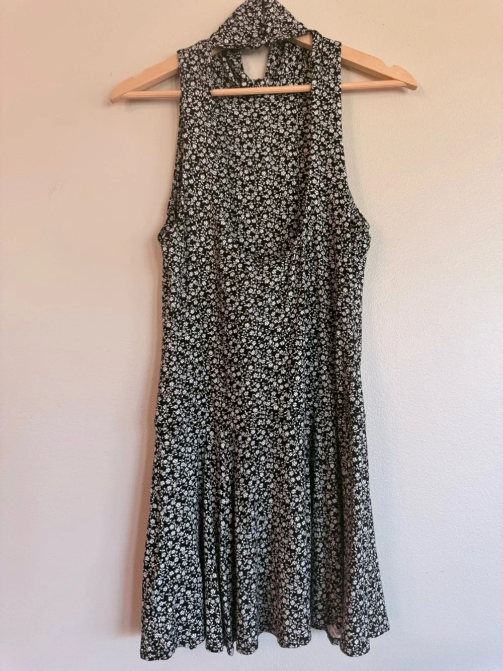 Free People Check It Mini Dress NWT Size M Black White Ditsy Floral Open Back - Picture 4 of 12